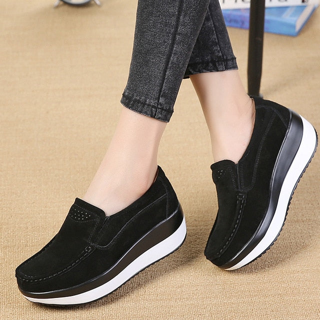 2019 Mulheres Primavera Sapatos Baixos Loafers Sapatas Das Senhoras da Camurça Plataforma Oco Sapatos de Couro Deslizar Sobre Mocassins Trepadeiras Apartamentos de Fundo