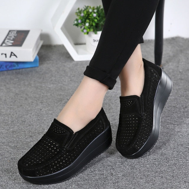 2019 Mulheres Primavera Sapatos Baixos Loafers Sapatas Das Senhoras da Camurça Plataforma Oco Sapatos de Couro Deslizar Sobre Mocassins Trepadeiras Apartamentos de Fundo