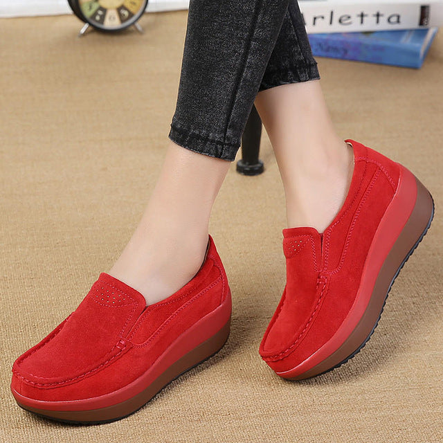 2019 Mulheres Primavera Sapatos Baixos Loafers Sapatas Das Senhoras da Camurça Plataforma Oco Sapatos de Couro Deslizar Sobre Mocassins Trepadeiras Apartamentos de Fundo