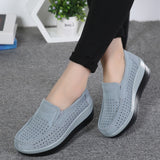2019 Mulheres Primavera Sapatos Baixos Loafers Sapatas Das Senhoras da Camurça Plataforma Oco Sapatos de Couro Deslizar Sobre Mocassins Trepadeiras Apartamentos de Fundo