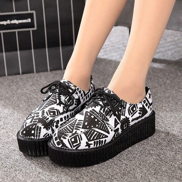 Trepadeiras Mulheres Sapatos Femininos Sapatos de Plataforma Plana Sapatos Moda Lace-Up Casual Sapatos de Camurça Preta Trepadeiras Sapatos Mulheres 10 Cores 35-41